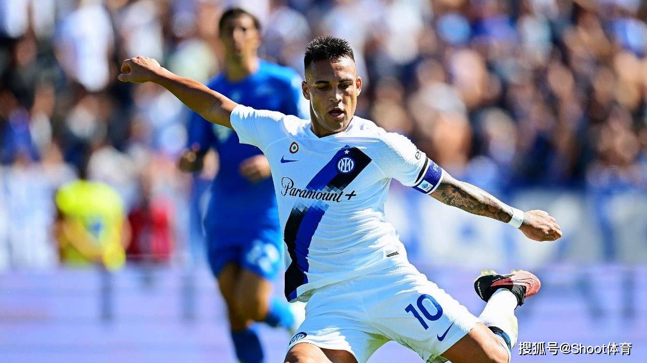 KAIYUN SPORTS-瓦伦西亚训练开放日，今晚防线松动引欢呼，意甲在即，纪律约束更严格(2024年1月9日东方瓦伦西亚全球最大级)