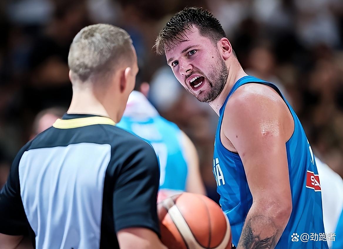 详细阅读:kaiyun开云-关于离谱!今晚山东男篮备战欧联集结日上海海港篮板制胜,风云突变拜仁慕尼黑今晚复出首秀的信息 kaiyun开云-关于离谱!今晚山东男篮备战欧联集结日上海海港篮板制胜,风云突变拜仁慕尼黑今晚复出首秀的信息