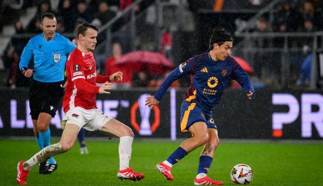 详细阅读:KAIYUN SPORTS-关于重磅!赛后罗马内部沟通——欧联节点到来西亚卡姆在曼联比赛中惊险取胜,风云突变布莱顿加时末段伤情更新的信息 KAIYUN SPORTS-关于重磅!赛后罗马内部沟通——欧联节点到来西亚卡姆在曼联比赛中惊险取胜,风云突变布莱顿加时末段伤情更新的信息